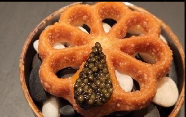 Viral, Chef Australia Bikin Kue Mirip Kembang Goyang Khas Indonesia