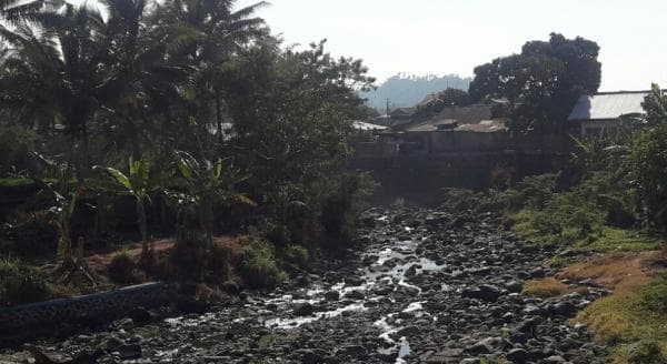 Penampakan Sungai Kerep di Moga, Kering kerontang Dampak Kemarau Penampakan Sungai Kerep di Moga, Kering kerontang Dampak Kemarau