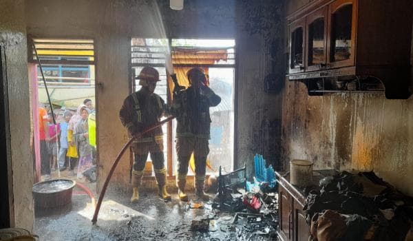 Usai Memasak Lupa Matikan Kompor, Dapur Rumah Warga Garut Kebakaran