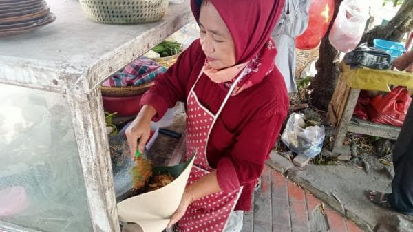 Kuliner Kota Cilegon: Gado-Gado, Karedok, dan Ketoprak Legendaris di Warung Ceu Eti