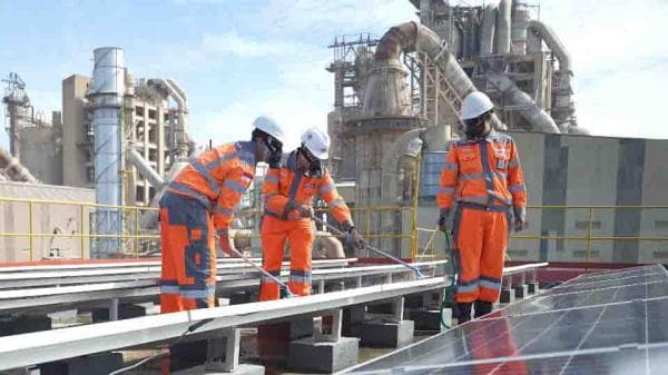 Kolaborasi BUMN, PLN dan SIG Teken MoU untuk Mendorong Penggunaan Energi Bersih