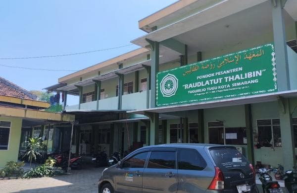 6 Fakta Pesantren Raudlatut Thalibin Tugu, Pesantren Mahasiswa Tertua Dekat UIN Walisongo