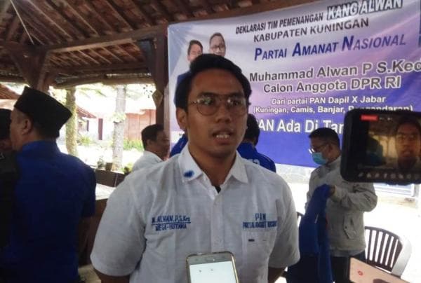 Maju Jadi Bacaleg DPR RI, Dokter Muda 23 Tahun Ini Deklarasi Alwan Center di Kuningan