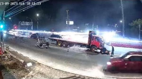 Kecelakaan Maut di Exit Tol Bawen, Korban Tewas Jadi 4 Orang Kecelakaan Maut di Exit Tol Bawen, Korban Tewas Jadi 4 Orang