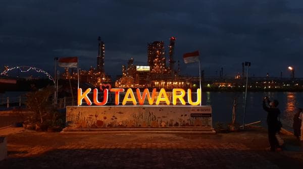 Menikmati Wisata Malam di Cilacap, Ada yang Berlatar Gemerlap Kilang Pertamina Menikmati Wisata Malam di Cilacap, Ada yang Berlatar Gemerlap Kilang Pertamina