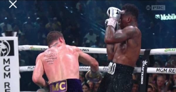 Menang Mutlak, Saul Canelo Alvarez Habisi Jermell Charlo