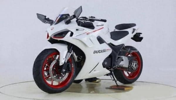 Motor Tiruan Ducati Asli China Ini Dijual Hanya Rp42 Juta, Minat?