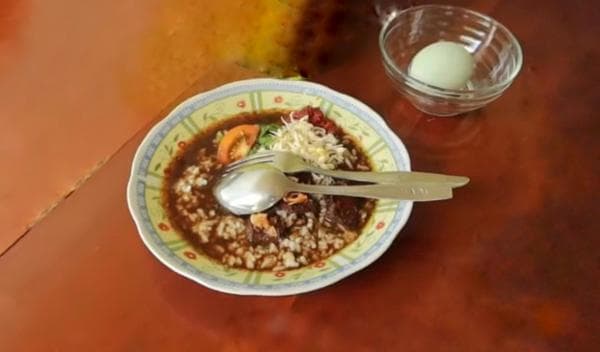 Mencicipi Kelezatan Rawon di Warung Bu Garem Ponorogo, Ada Sejak 1965