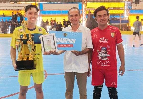 Kandaskan Perlawanan SMKN 1, SMK Dharma Bahari Jadi Terbaik Piala PWI 2023 di Surabaya