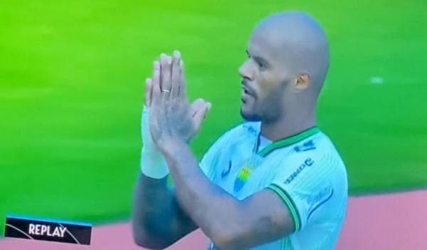 Dua Gol Sang Mantan Benamkan Persebaya, Persib Duduki Peringkat Tiga Klasemen