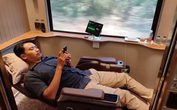 Promo KA `Suite Class Compartment` Seharga Hampir Rp2 Juta, Warganet: Setara UMR Jogja