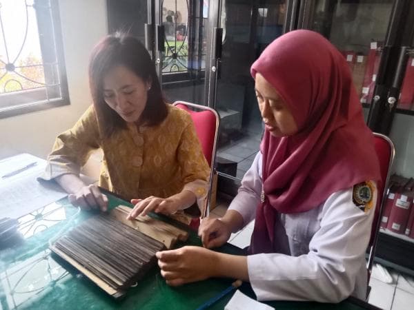Dinas Perpustakaan dan Kearsipan Temukan Naskah Kuno di Pendopo Tulungagung