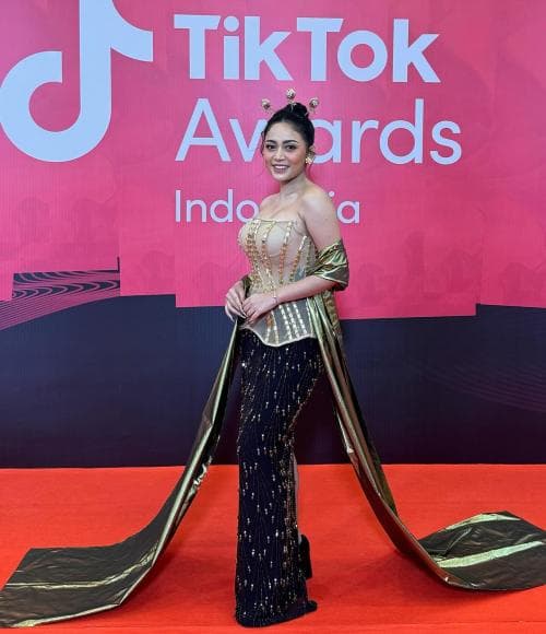 Disebut Janda Mahal, Potret Rachel Vennya Tampil Stunning di TikTok Award 2023