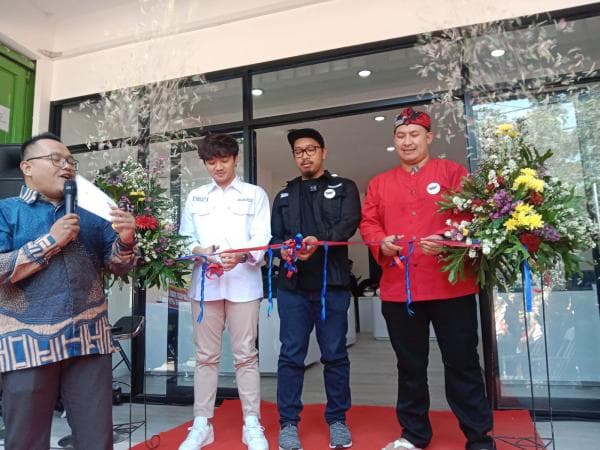 Hadir Perdana di Bandung, Presiden Laptop Beri Solusi Laptop Murah Berkualitas