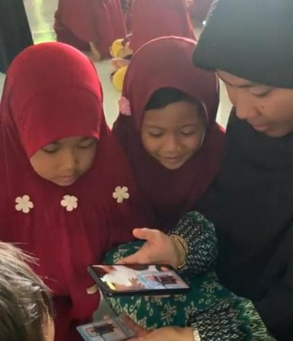 Mahasiswa USU Ciptakan Terobosan Baru: Kartu 3D Augmented Reality untuk Edukasi Kewaspadaan Gempa Mahasiswa USU Ciptakan Terobosan Baru: Kartu 3D Augmented Reality untuk Edukasi Kewaspadaan Gempa