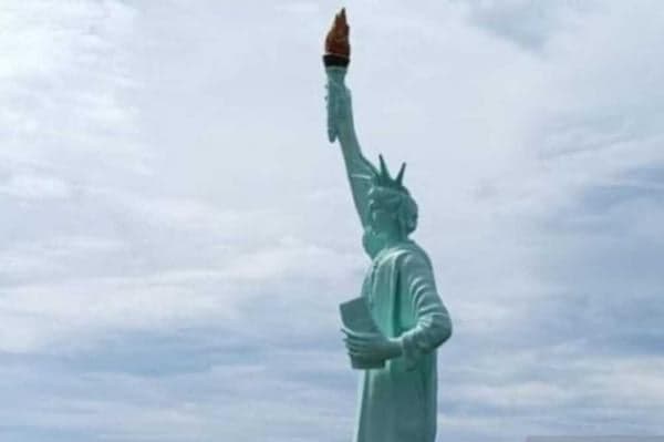 Miniatur Patung Liberty di Negeri Oma Jadi Media Promosi Wisata