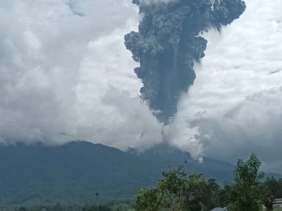 Gunung Merapi Kembali Erupsi, Level Dinaikan Menjadi Siaga II