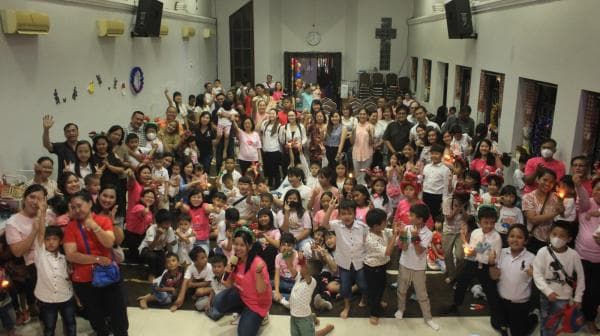 GBIS Kraksaan Gelar Perayaan Hari Kelahiran Yesus Bertema Keluarga GBIS Kraksaan Gelar Perayaan Hari Kelahiran Yesus Bertema Keluarga