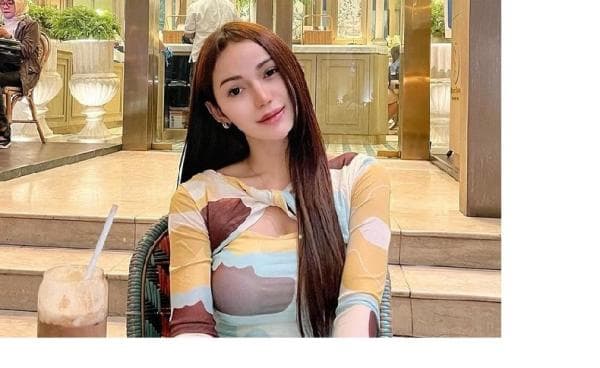 Mengenal Jessica Rinrada, Transgender Cantik bak Barbie yang Ingin Kembali Jadi Pria usai Umrah Mengenal Jessica Rinrada, Transgender Cantik bak Barbie yang Ingin Kembali Jadi Pria usai Umrah