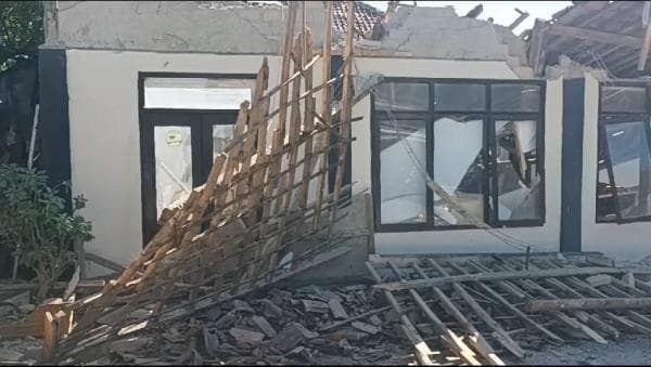 Aula Kecamatam Ciracap Sukabumi Ambruk, Ini Penyebabnya