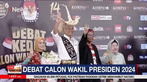 Ganjar Pranowo Kenakan Topi Ti’ilangga Khas Rote NTT,  Maknanya Sungguh Mendalam