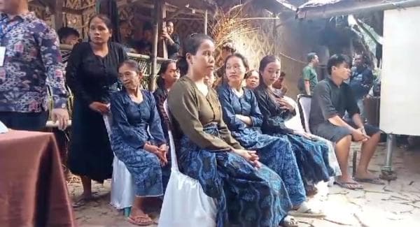 Ratusan Warga Baduy Antusias Ikuti Simulasi Pemungutan Suara Pemilu 2024 Ratusan Warga Baduy Antusias Ikuti Simulasi Pemungutan Suara Pemilu 2024