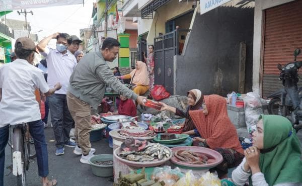 Maksimalkan Kampanye, TKD Jatim ke Pasar PPI Surabaya Maksimalkan Kampanye, TKD Jatim ke Pasar PPI Surabaya