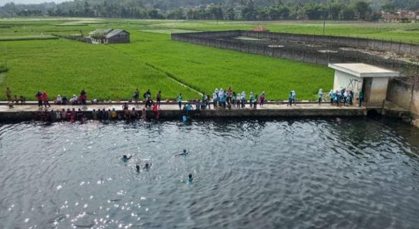Wisata Baru Gratis di Garut Pemandian Cigede Mata Air Cibuyutan Wisata Baru Gratis di Garut Pemandian Cigede Mata Air Cibuyutan