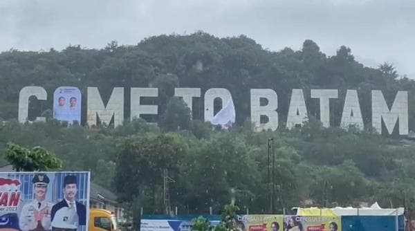 Kepala Dinas Cipta Karya Bungkam Terkait Izin Pemasangan Baliho Prabowo-Gibran di Welcome to Batam