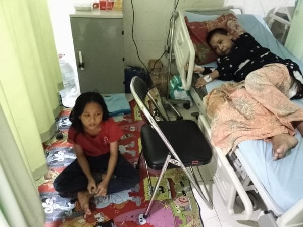 Kisah Pilu Nadya Aisyah, Gadis Yatim Asal Bayah Berjuang Merawat Ibu Sakit Seorang Diri