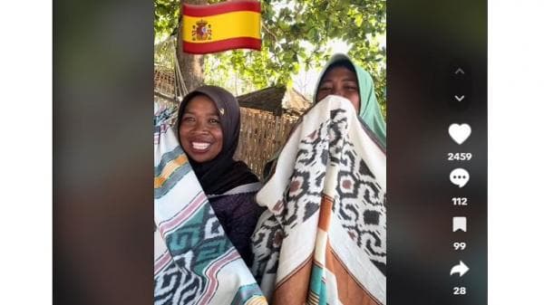 Emak-emak Pedagang Kain di Pantai Lombok Lancar 3 Bahasa Asing Viral, Netizen: Ijazah Tidak Perlu Emak-emak Pedagang Kain di Pantai Lombok Lancar 3 Bahasa Asing Viral, Netizen: Ijazah Tidak Perlu