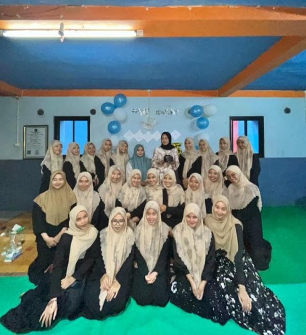 Almira Nabila Fauzi Diusia ke-25 dengan Kegiatan Amal di Pondok Pesantren Baitul Qur'an