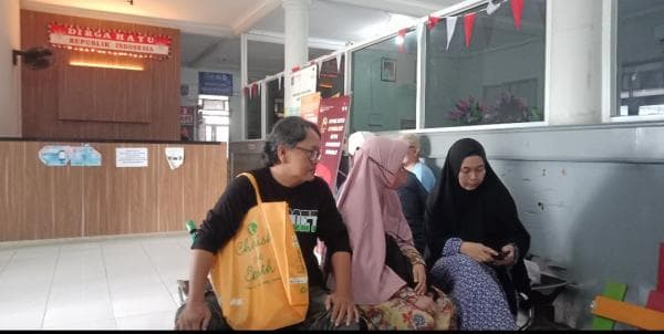 Lewat dari Jam 2 Siang Pejabat Kelurahan Mekarjaya Belum Ngantor, Pelayanan Masyarakat Terbengkalai Lewat dari Jam 2 Siang Pejabat Kelurahan Mekarjaya Belum Ngantor, Pelayanan Masyarakat Terbengkalai