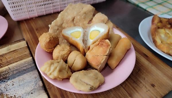 Wisata Kuliner Akhir Pekan di Bandung, Nikmati Pempek Legendaris yang Sudah Ada Sejak 1988