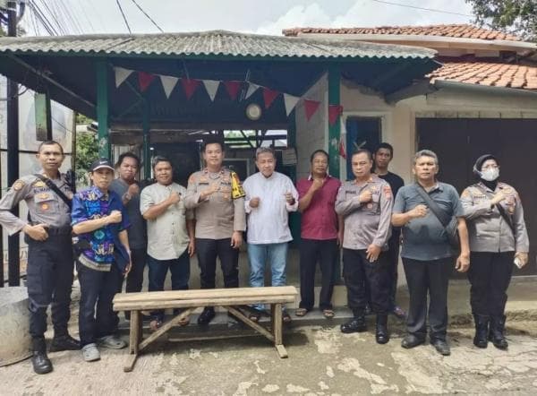Tingkatkan Keamanan Lingkungan, Personel Polsek Beji Gencar Sambangi Poskamling