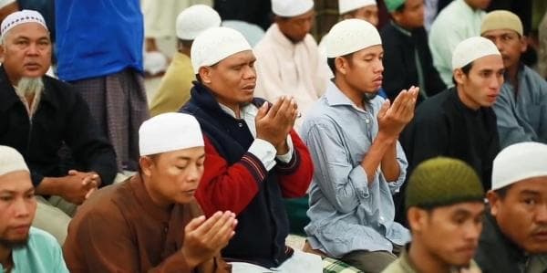 Meraih Keistimewaan Bulan Rajab melalui Amalan Dzikir dan Doa setelah Sholat Subuh
