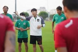Shin Tae-yong Soroti Masalah Pertahanan Usai Timnas Indonesia U-23 Kalah dari Arab Saudi