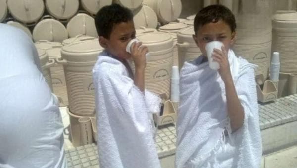 Kekhususan Doa saat Meminum Air Zam Zam dalam Islam untuk Kesembuhan