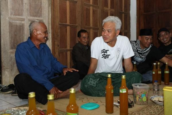 Ganjar Nginap di Rumah Petani Gunungkidul, Warga : Kaya Ketiban Pulung