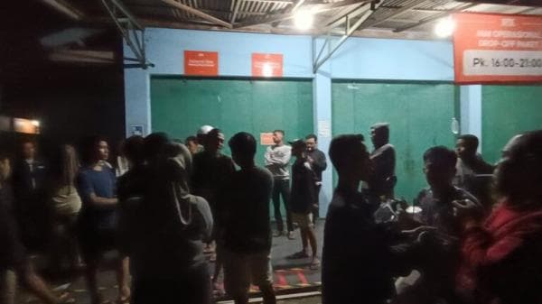 Pelayanan Mengecewakan, Puluhan Warga Sragen Geruduk Kantor Jasa Pengiriman Paket SPX Express