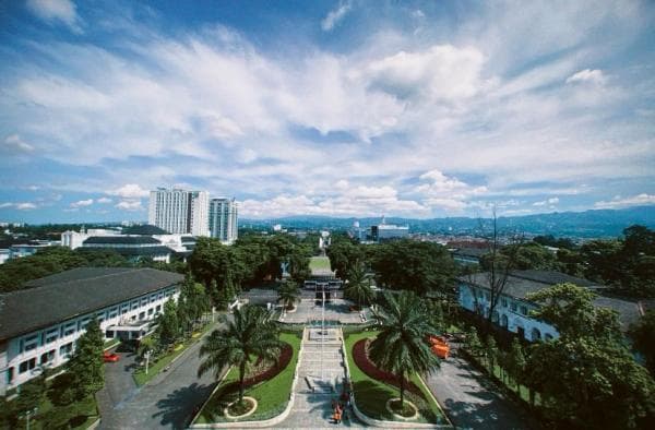 Suara yang Merajut Sejarah Kota Bandung