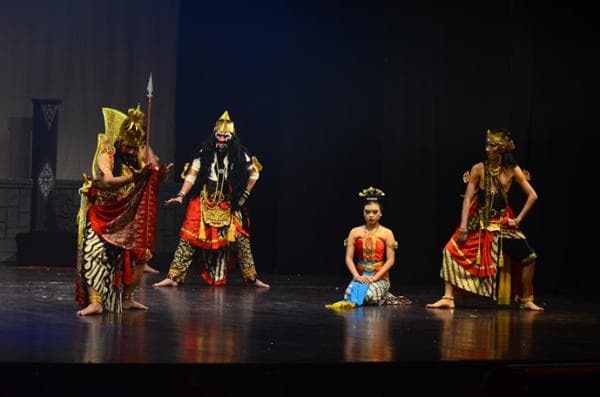 Pertunjukan BroadWayang Suguhkan Wayang Orang dalam Kemasan Drama Musikal Broadway Pertunjukan BroadWayang Suguhkan Wayang Orang dalam Kemasan Drama Musikal Broadway