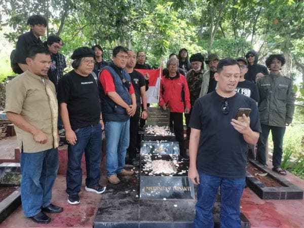 Ziarah Kubur Pahlawan Reformasi, Aktivis 98: Penghormatan Tinggi atas Perjuangannya