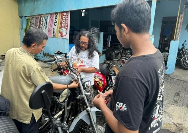 Motor Santri Pancasila Modifikasi Motor Di Bengkel Sapari Garage Mojokerto Motor Santri Pancasila Modifikasi Motor Di Bengkel Sapari Garage Mojokerto