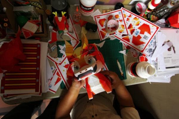 Kreatif, Begini Cara Pembuatan Shio Naga Kayu Berbahan Kertas Tiga Dimensi