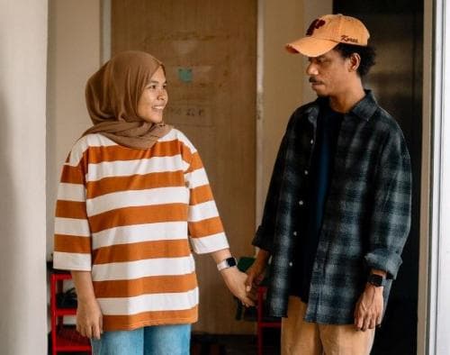 Kisah Perjalanan Mualaf Istri Raim Laode, Mantab Islam Sebelum Menikah Kisah Perjalanan Mualaf Istri Raim Laode, Mantab Islam Sebelum Menikah