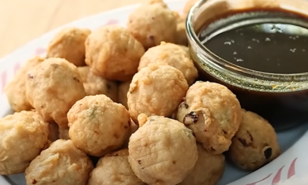 Gurih dan Kenyal! Resep Pempek Palembang Lengkap Dengan Kuah Cukonya.