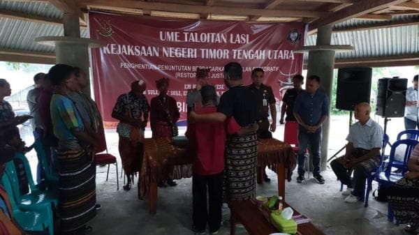 Unik, Kejari TTU Inisiasi Penyelesaian Perkara Pakai Pendekatan Hukum Adat di Timor Tengah Utara