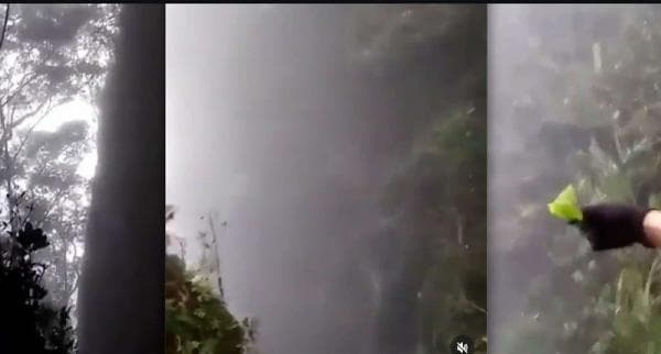 Keunikan Lubang Angin di Bukit Kujau, Benda yang Dilempar ke Jurang Bisa Kembali ke Atas Keunikan Lubang Angin di Bukit Kujau, Benda yang Dilempar ke Jurang Bisa Kembali ke Atas