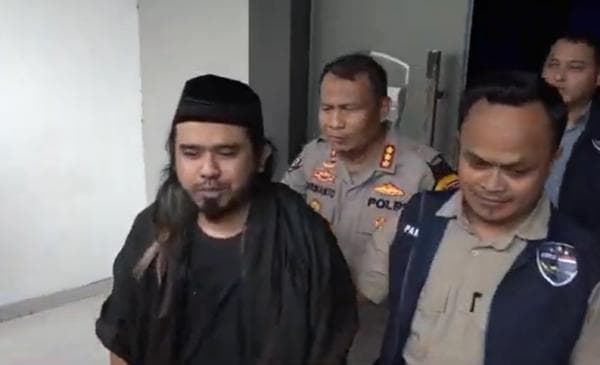 Viral Video Ajaran Sesat Tukar Pasangan, Sahroni Dukung Polisi Jemput Gus Samsudin Viral Video Ajaran Sesat Tukar Pasangan, Sahroni Dukung Polisi Jemput Gus Samsudin